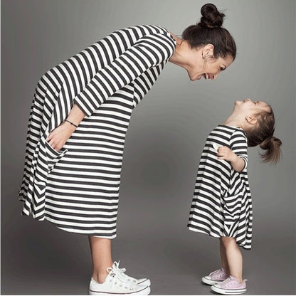 Matching Mother And Daughter Striped Dresses Clothes