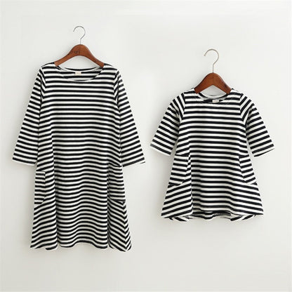 Matching Mother And Daughter Striped Dresses Clothes